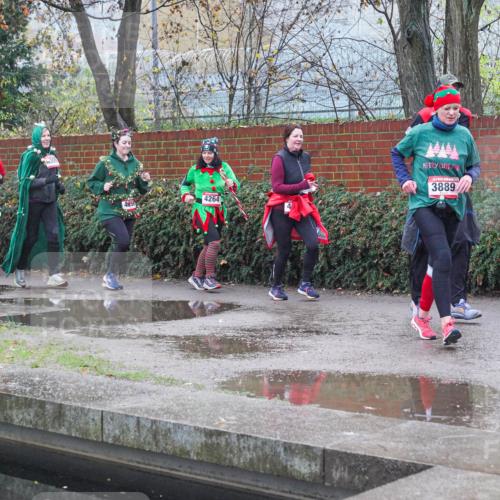 07.12.2025 - St. Pauli X-Mass-Run No. 15 Michael Burmester http://msf.ph/oto/9430207 07.12.2025 10:06:06 Laufen 4476, 276, 2878, 4264, 3889, 29 meine-sportfotos.de