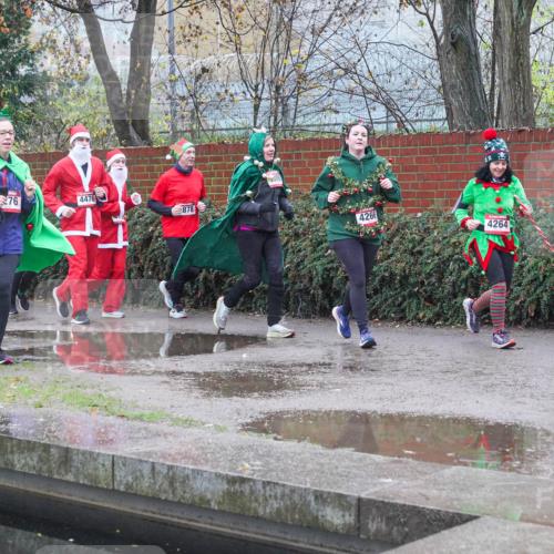 07.12.2025 - St. Pauli X-Mass-Run No. 15 Michael Burmester http://msf.ph/oto/9430208 07.12.2025 10:06:08 Laufen 276, 4476, 878, 4266, 4264, 4 meine-sportfotos.de