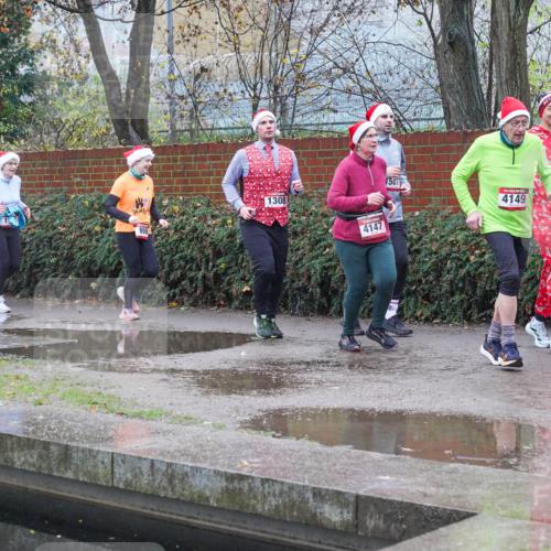 07.12.2025 - St. Pauli X-Mass-Run No. 15 Michael Burmester http://msf.ph/oto/9430223 07.12.2025 10:06:32 Laufen 3895, 2342, 998, 1308, 4147, 507, 4149, 742 meine-sportfotos.de