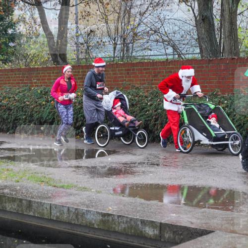 07.12.2025 - St. Pauli X-Mass-Run No. 15 Michael Burmester http://msf.ph/oto/9430247 07.12.2025 10:07:06 Laufen 38, 3808, 3377 meine-sportfotos.de