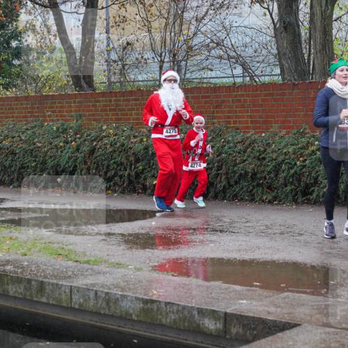 07.12.2025 - St. Pauli X-Mass-Run No. 15 Michael Burmester http://msf.ph/oto/9430253 07.12.2025 10:07:32 Laufen 4275, 4274, 8389, 3476 meine-sportfotos.de