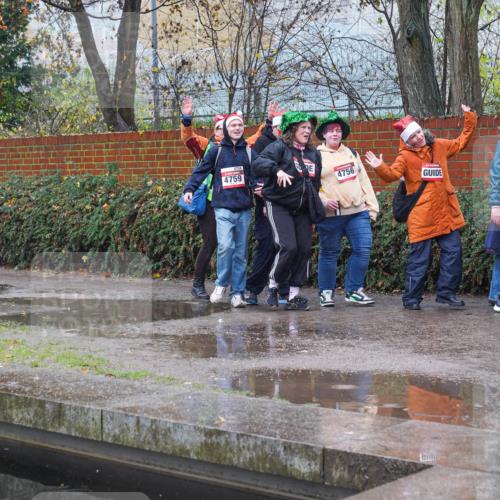 07.12.2025 - St. Pauli X-Mass-Run No. 15 Michael Burmester http://msf.ph/oto/9430279 07.12.2025 10:12:33 Laufen 4759, 4756, 475 meine-sportfotos.de