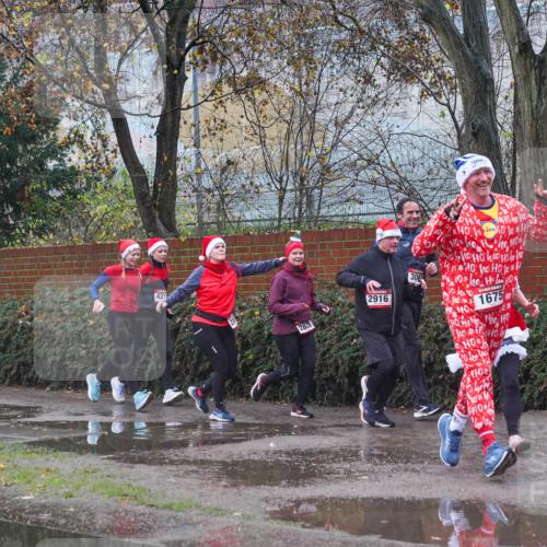 07.12.2025 - St. Pauli X-Mass-Run No. 15 Michael Burmester http://msf.ph/oto/9430347 07.12.2025 10:21:34 Laufen 421, 2828, 2916, 306, 1675 meine-sportfotos.de
