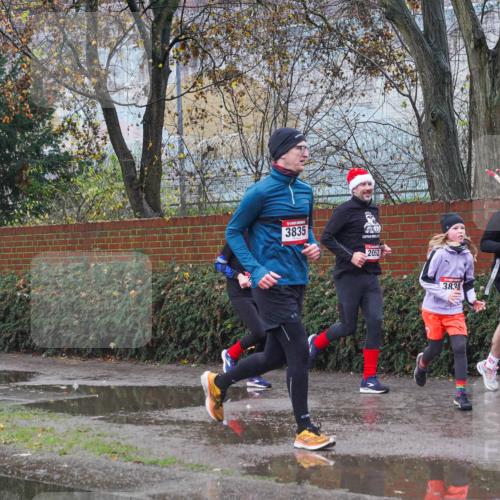 07.12.2025 - St. Pauli X-Mass-Run No. 15 Michael Burmester http://msf.ph/oto/9430376 07.12.2025 10:22:14 Laufen 3835, 2052, 3838, 952 meine-sportfotos.de