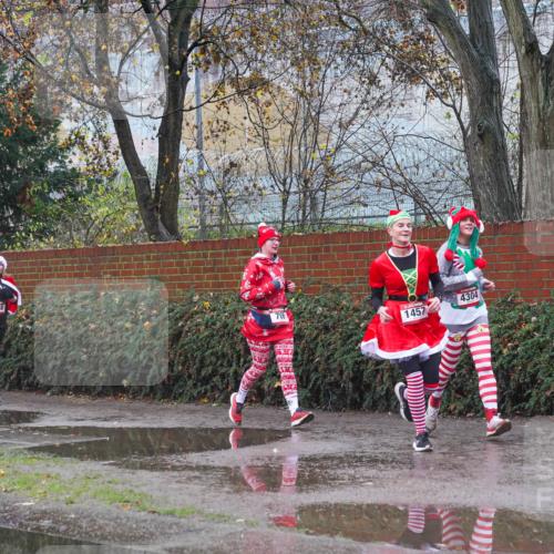 07.12.2025 - St. Pauli X-Mass-Run No. 15 Michael Burmester http://msf.ph/oto/9430379 07.12.2025 10:22:24 Laufen 4878, 706, 4304, 1457 meine-sportfotos.de