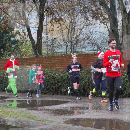 07.12.2025 - St. Pauli X-Mass-Run No. 15 Michael Burmester http://msf.ph/oto/9430405 07.12.2025 10:22:56 Laufen 2926, 230, 86, 104 meine-sportfotos.de