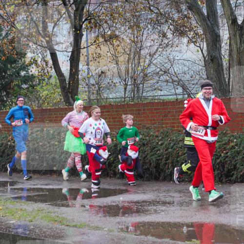 07.12.2025 - St. Pauli X-Mass-Run No. 15 Michael Burmester http://msf.ph/oto/9430425 07.12.2025 10:23:23 Laufen 2950, 639, 272, 2356, 47, 2355, 1948 meine-sportfotos.de