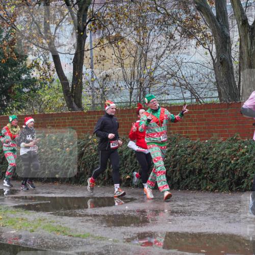 07.12.2025 - St. Pauli X-Mass-Run No. 15 Michael Burmester http://msf.ph/oto/9430448 07.12.2025 10:23:54 Laufen 447, 2563, 1863, 4255 meine-sportfotos.de