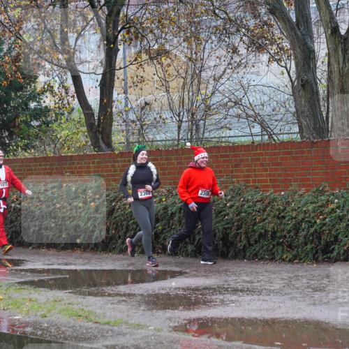 07.12.2025 - St. Pauli X-Mass-Run No. 15 Michael Burmester http://msf.ph/oto/9430451 07.12.2025 10:23:58 Laufen 1872, 1875, 2303, 2306, 1863 meine-sportfotos.de
