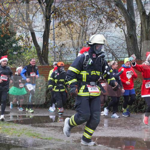 07.12.2025 - St. Pauli X-Mass-Run No. 15 Michael Burmester http://msf.ph/oto/9430456 07.12.2025 10:24:02 Laufen 485, 2594, 4876, 571, 290, 1875, 1872 meine-sportfotos.de