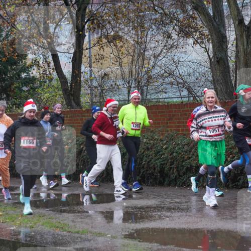 07.12.2025 - St. Pauli X-Mass-Run No. 15 Michael Burmester http://msf.ph/oto/9430488 07.12.2025 10:24:28 Laufen 1166, 546, 2488, 1155, 141, 1265, 1051, 322, 823 meine-sportfotos.de