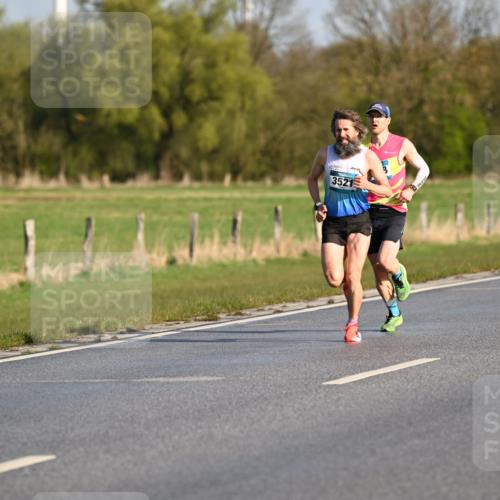 12.04.2026 - 45. Internationalen Wilhelmsburger Insellauf Dr. Thomas Lammeyer http://msf.ph/oto/9430577 12.04.2026 09:07:21 Laufen 3521 meine-sportfotos.de