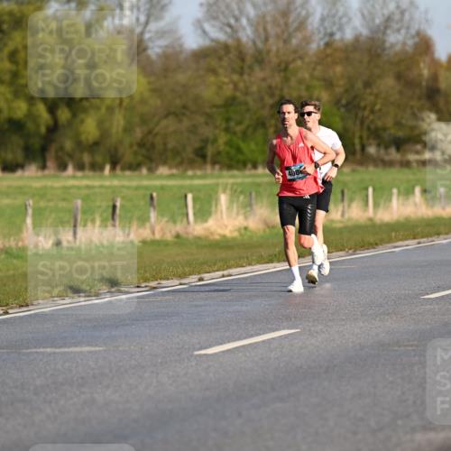 12.04.2026 - 45. Internationalen Wilhelmsburger Insellauf Dr. Thomas Lammeyer http://msf.ph/oto/9430599 12.04.2026 09:07:45 Laufen 408 meine-sportfotos.de