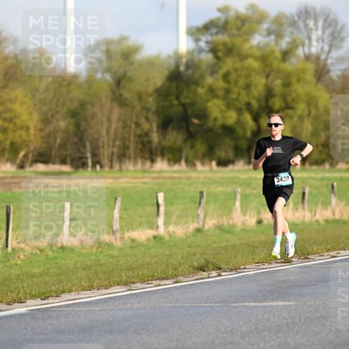 12.04.2026 - 45. Internationalen Wilhelmsburger Insellauf Dr. Thomas Lammeyer http://msf.ph/oto/9430638 12.04.2026 09:07:55 Laufen 3429 meine-sportfotos.de