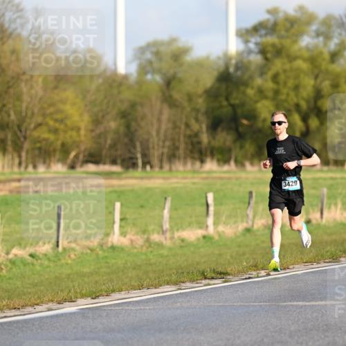 12.04.2026 - 45. Internationalen Wilhelmsburger Insellauf Dr. Thomas Lammeyer http://msf.ph/oto/9430641 12.04.2026 09:07:56 Laufen 3429 meine-sportfotos.de