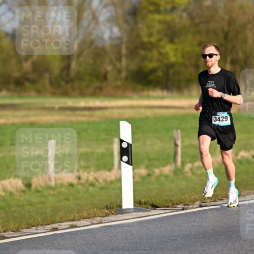 12.04.2026 - 45. Internationalen Wilhelmsburger Insellauf Dr. Thomas Lammeyer http://msf.ph/oto/9430656 12.04.2026 09:07:58 Laufen 3429 meine-sportfotos.de