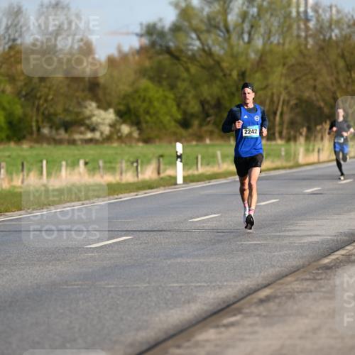 12.04.2026 - 45. Internationalen Wilhelmsburger Insellauf Dr. Thomas Lammeyer http://msf.ph/oto/9430685 12.04.2026 09:08:22 Laufen 2242 meine-sportfotos.de