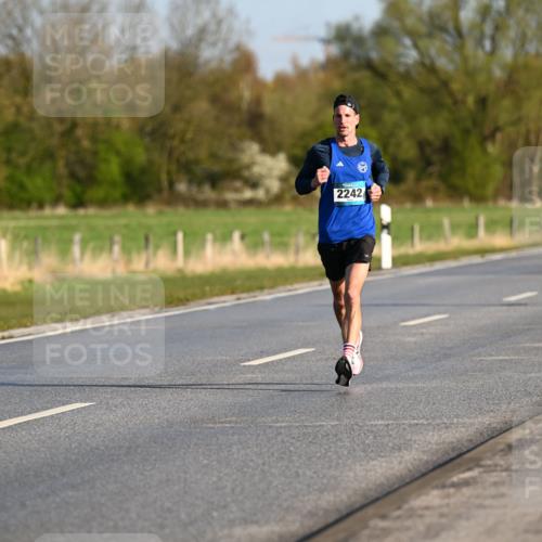 12.04.2026 - 45. Internationalen Wilhelmsburger Insellauf Dr. Thomas Lammeyer http://msf.ph/oto/9430696 12.04.2026 09:08:23 Laufen 2242 meine-sportfotos.de