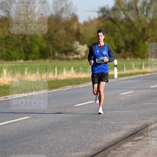 12.04.2026 - 45. Internationalen Wilhelmsburger Insellauf Dr. Thomas Lammeyer http://msf.ph/oto/9430697 12.04.2026 09:08:24 Laufen 2242 meine-sportfotos.de