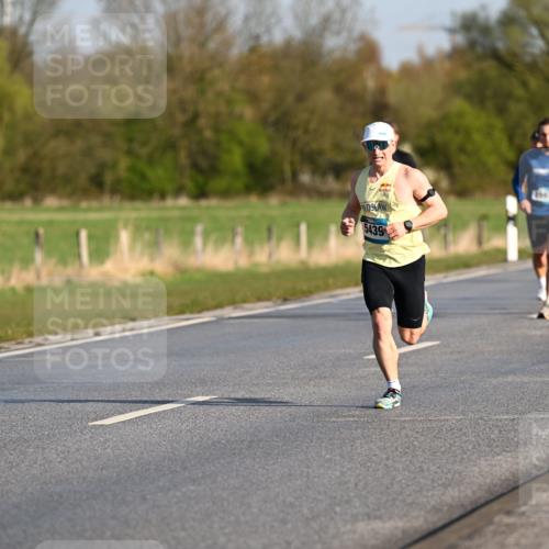 12.04.2026 - 45. Internationalen Wilhelmsburger Insellauf Dr. Thomas Lammeyer http://msf.ph/oto/9430720 12.04.2026 09:08:28 Laufen 5439, 2003, 2400 meine-sportfotos.de