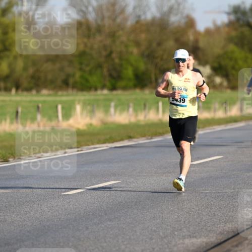 12.04.2026 - 45. Internationalen Wilhelmsburger Insellauf Dr. Thomas Lammeyer http://msf.ph/oto/9430722 12.04.2026 09:08:29 Laufen 5439 meine-sportfotos.de