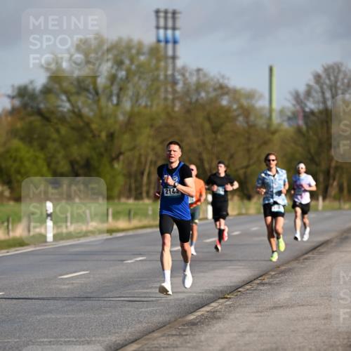 12.04.2026 - 45. Internationalen Wilhelmsburger Insellauf Dr. Thomas Lammeyer http://msf.ph/oto/9430800 12.04.2026 09:08:58 Laufen 2144 meine-sportfotos.de