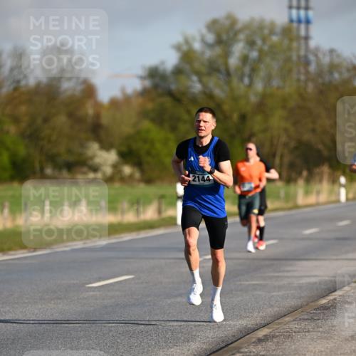 12.04.2026 - 45. Internationalen Wilhelmsburger Insellauf Dr. Thomas Lammeyer http://msf.ph/oto/9430814 12.04.2026 09:09:01 Laufen 2144 meine-sportfotos.de