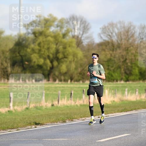 12.04.2026 - 45. Internationalen Wilhelmsburger Insellauf Dr. Thomas Lammeyer http://msf.ph/oto/9430947 12.04.2026 09:09:45 Laufen 5237 meine-sportfotos.de