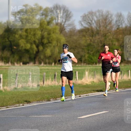 12.04.2026 - 45. Internationalen Wilhelmsburger Insellauf Dr. Thomas Lammeyer http://msf.ph/oto/9430967 12.04.2026 09:09:53 Laufen 2970, 5456, 3644 meine-sportfotos.de
