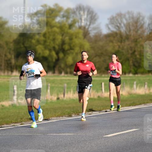 12.04.2026 - 45. Internationalen Wilhelmsburger Insellauf Dr. Thomas Lammeyer http://msf.ph/oto/9430978 12.04.2026 09:09:54 Laufen 2970, 3644, 5456 meine-sportfotos.de