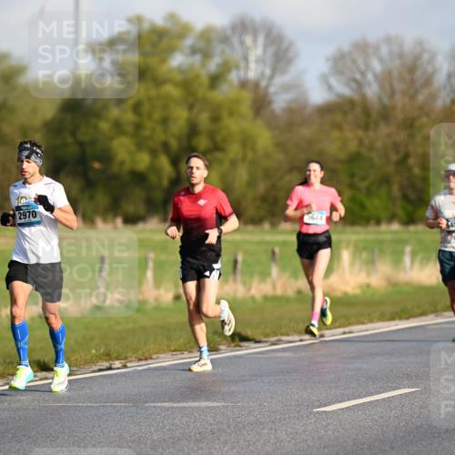 12.04.2026 - 45. Internationalen Wilhelmsburger Insellauf Dr. Thomas Lammeyer http://msf.ph/oto/9430980 12.04.2026 09:09:54 Laufen 2970, 3644, 5456 meine-sportfotos.de