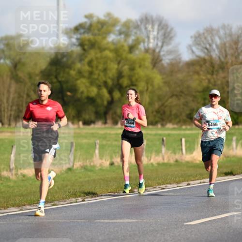 12.04.2026 - 45. Internationalen Wilhelmsburger Insellauf Dr. Thomas Lammeyer http://msf.ph/oto/9430985 12.04.2026 09:09:55 Laufen 3644, 5456, 5676 meine-sportfotos.de