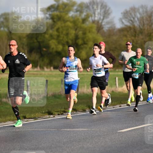 12.04.2026 - 45. Internationalen Wilhelmsburger Insellauf Dr. Thomas Lammeyer http://msf.ph/oto/9431049 12.04.2026 09:10:17 Laufen 159, 4863, 777, 5554, 4205, 40, 682 meine-sportfotos.de