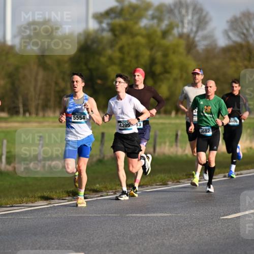 12.04.2026 - 45. Internationalen Wilhelmsburger Insellauf Dr. Thomas Lammeyer http://msf.ph/oto/9431055 12.04.2026 09:10:18 Laufen 5554, 4205, 13, 3682, 4605 meine-sportfotos.de