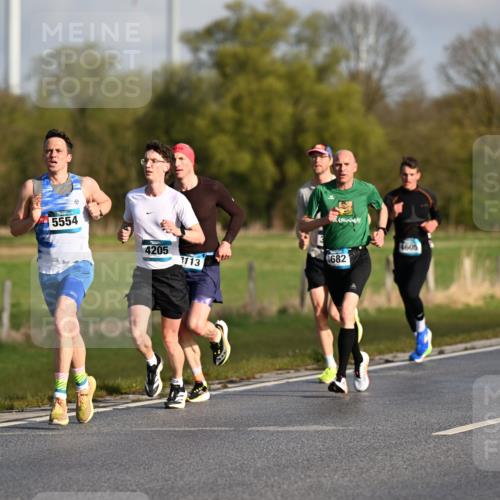 12.04.2026 - 45. Internationalen Wilhelmsburger Insellauf Dr. Thomas Lammeyer http://msf.ph/oto/9431057 12.04.2026 09:10:19 Laufen 5554, 4205, 113, 4605, 682 meine-sportfotos.de