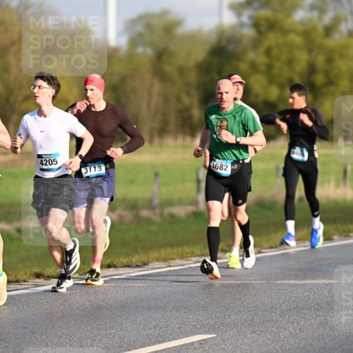 12.04.2026 - 45. Internationalen Wilhelmsburger Insellauf Dr. Thomas Lammeyer http://msf.ph/oto/9431065 12.04.2026 09:10:20 Laufen 5554, 4205, 3113, 3682 meine-sportfotos.de