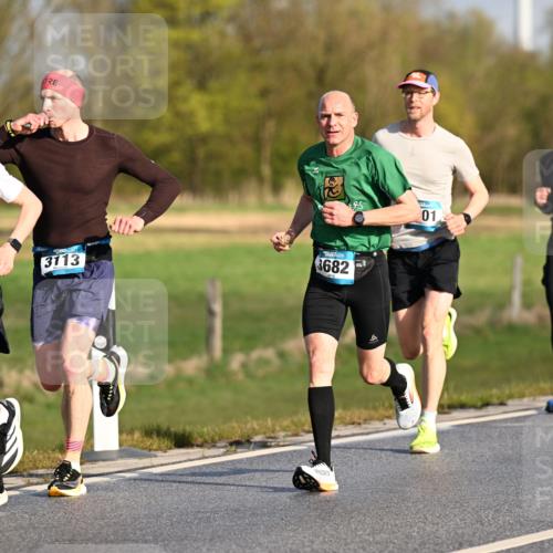 12.04.2026 - 45. Internationalen Wilhelmsburger Insellauf Dr. Thomas Lammeyer http://msf.ph/oto/9431074 12.04.2026 09:10:21 Laufen 4205, 3113, 3682, 01, 4605 meine-sportfotos.de