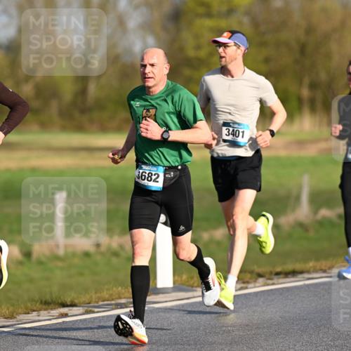 12.04.2026 - 45. Internationalen Wilhelmsburger Insellauf Dr. Thomas Lammeyer http://msf.ph/oto/9431079 12.04.2026 09:10:22 Laufen 3113, 3682, 3401, 1605 meine-sportfotos.de