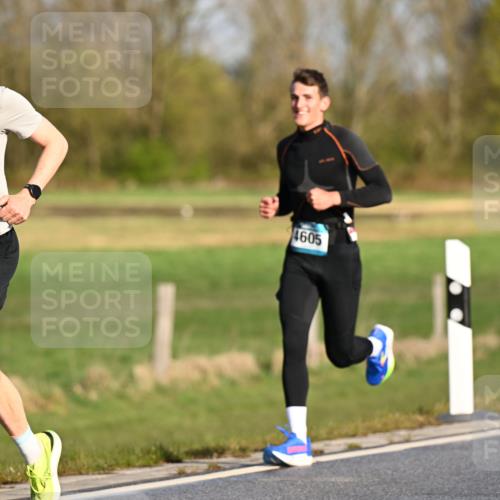 12.04.2026 - 45. Internationalen Wilhelmsburger Insellauf Dr. Thomas Lammeyer http://msf.ph/oto/9431086 12.04.2026 09:10:23 Laufen 3401, 4605 meine-sportfotos.de