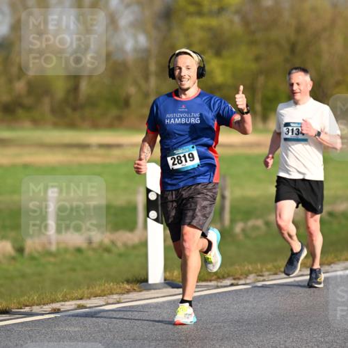 12.04.2026 - 45. Internationalen Wilhelmsburger Insellauf Dr. Thomas Lammeyer http://msf.ph/oto/9431104 12.04.2026 09:10:27 Laufen 2819, 313 meine-sportfotos.de