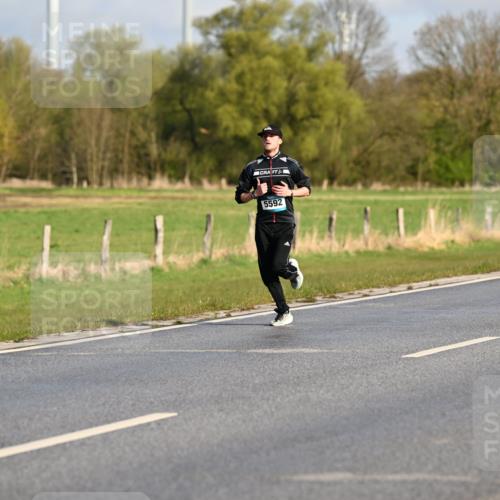 12.04.2026 - 45. Internationalen Wilhelmsburger Insellauf Dr. Thomas Lammeyer http://msf.ph/oto/9431183 12.04.2026 09:10:43 Laufen 5592 meine-sportfotos.de