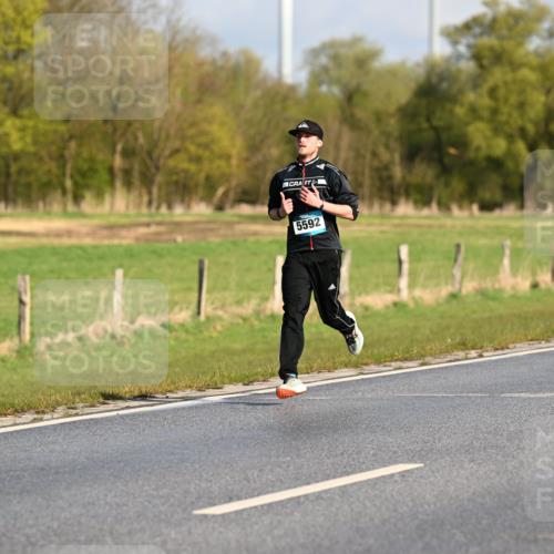 12.04.2026 - 45. Internationalen Wilhelmsburger Insellauf Dr. Thomas Lammeyer http://msf.ph/oto/9431192 12.04.2026 09:10:44 Laufen 5592 meine-sportfotos.de