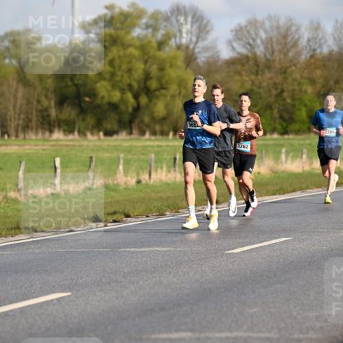 12.04.2026 - 45. Internationalen Wilhelmsburger Insellauf Dr. Thomas Lammeyer http://msf.ph/oto/9431206 12.04.2026 09:10:51 Laufen 5652, 3262, 2789 meine-sportfotos.de