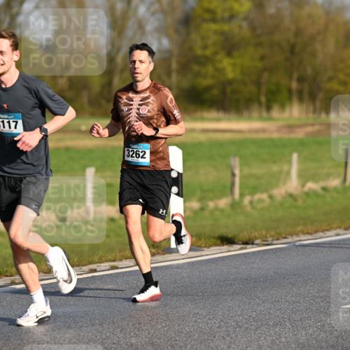 12.04.2026 - 45. Internationalen Wilhelmsburger Insellauf Dr. Thomas Lammeyer http://msf.ph/oto/9431234 12.04.2026 09:10:55 Laufen 4117, 3262, 8, 2789 meine-sportfotos.de