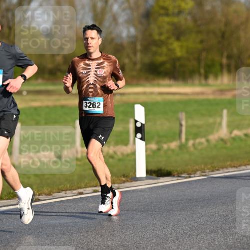 12.04.2026 - 45. Internationalen Wilhelmsburger Insellauf Dr. Thomas Lammeyer http://msf.ph/oto/9431235 12.04.2026 09:10:55 Laufen 4117, 3262, 2789 meine-sportfotos.de