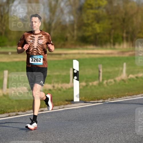 12.04.2026 - 45. Internationalen Wilhelmsburger Insellauf Dr. Thomas Lammeyer http://msf.ph/oto/9431236 12.04.2026 09:10:55 Laufen 4117, 3262, 2789 meine-sportfotos.de