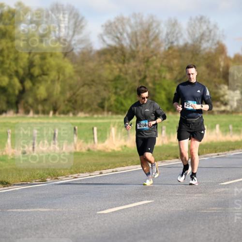 12.04.2026 - 45. Internationalen Wilhelmsburger Insellauf Dr. Thomas Lammeyer http://msf.ph/oto/9431276 12.04.2026 09:11:09 Laufen 3208, 254, 4003, 4291 meine-sportfotos.de