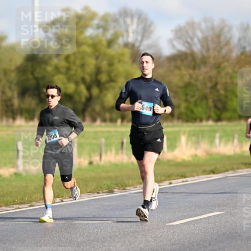 12.04.2026 - 45. Internationalen Wilhelmsburger Insellauf Dr. Thomas Lammeyer http://msf.ph/oto/9431287 12.04.2026 09:11:10 Laufen 3208, 549, 400 meine-sportfotos.de