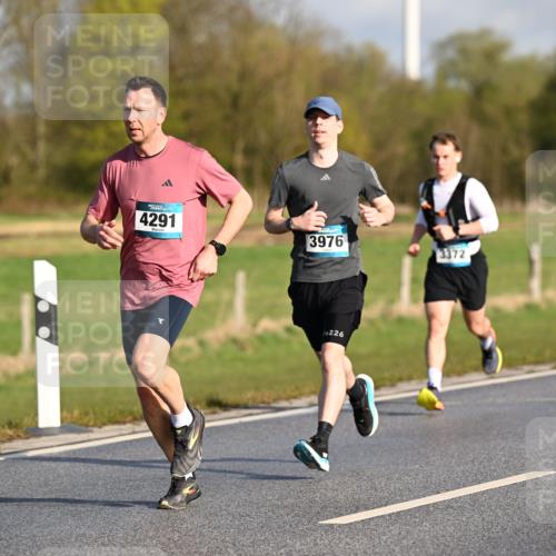 12.04.2026 - 45. Internationalen Wilhelmsburger Insellauf Dr. Thomas Lammeyer http://msf.ph/oto/9431320 12.04.2026 09:11:17 Laufen 4291, 3976, 226, 3372 meine-sportfotos.de