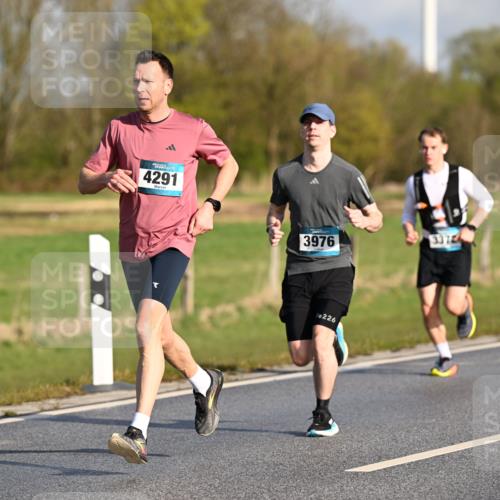 12.04.2026 - 45. Internationalen Wilhelmsburger Insellauf Dr. Thomas Lammeyer http://msf.ph/oto/9431321 12.04.2026 09:11:17 Laufen 4291, 3976, 3372, 226 meine-sportfotos.de